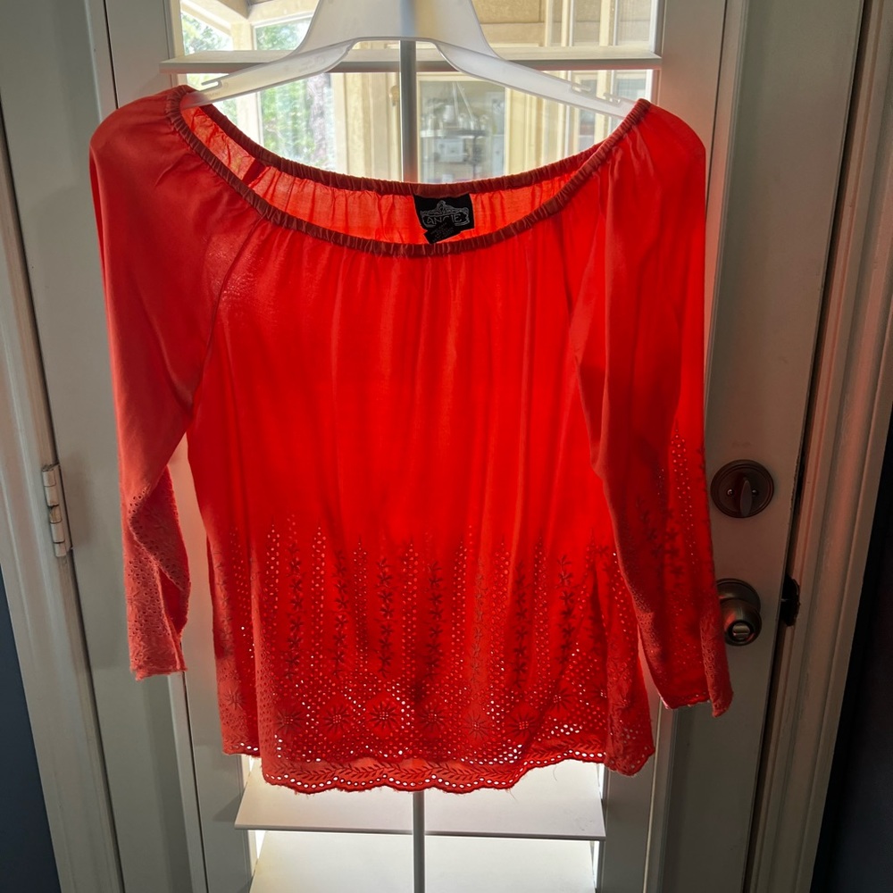 Angie wide summer neck top.